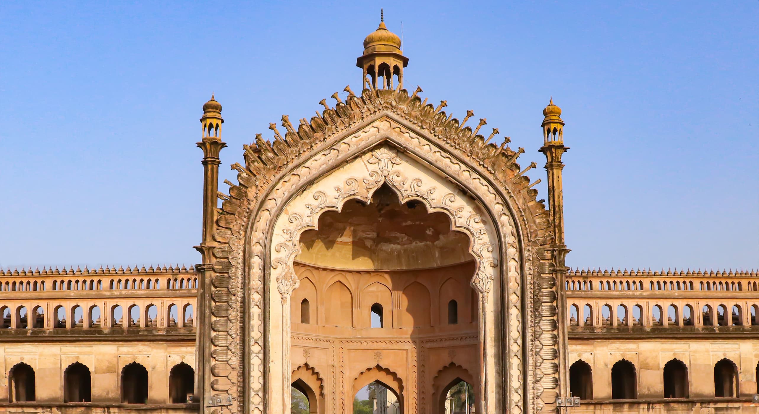 Rumi Darwaza 