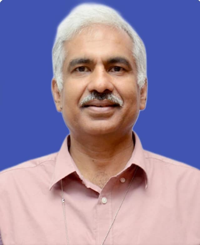 Shri Manoj Ahuja, IAS