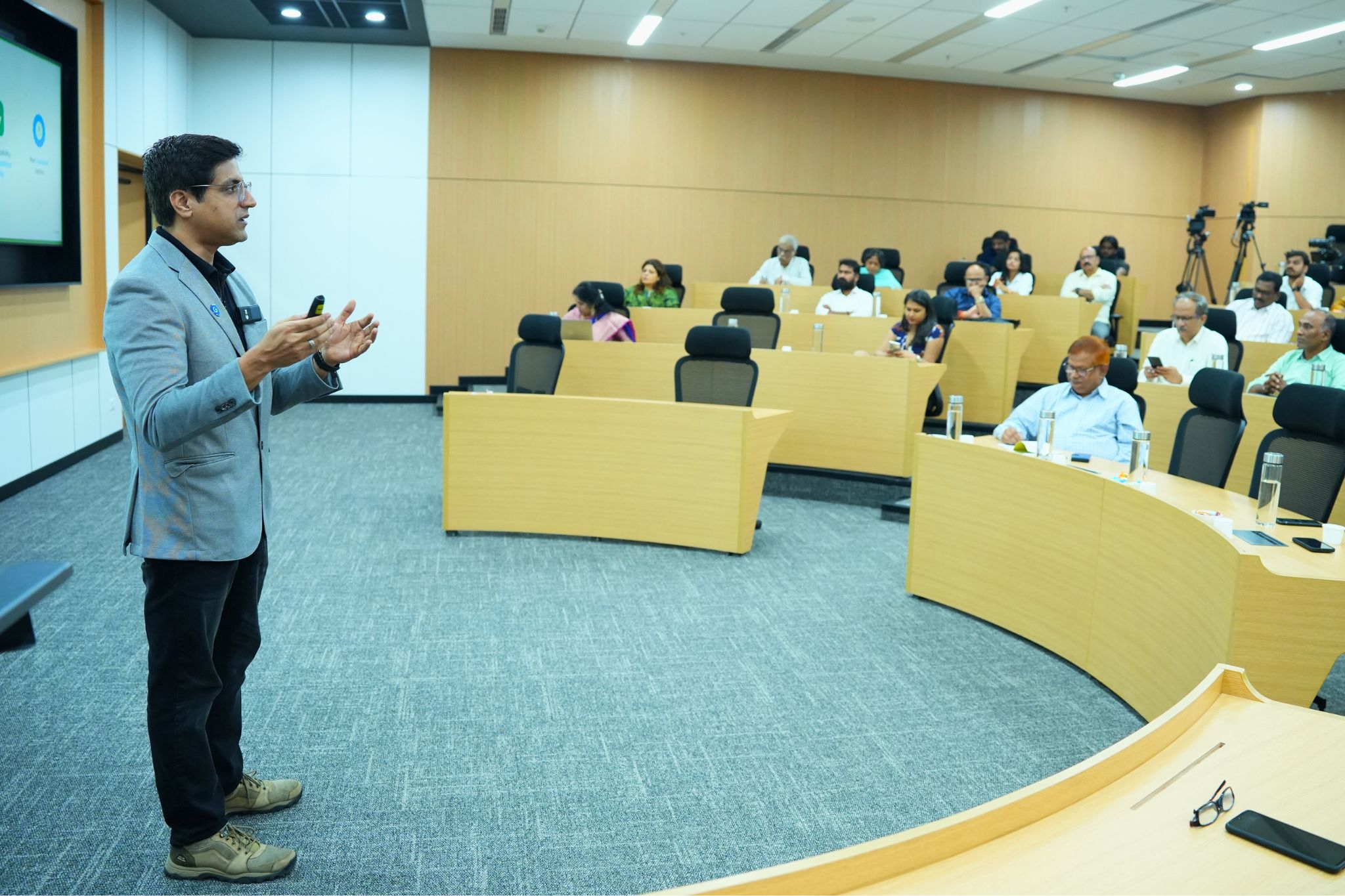 Workshop on Cyber First Responders: Fighting Misinformation & Fake News in the Digital Age